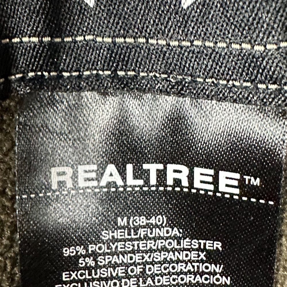 Realtree Camouflaged Zipped Jacket Medium w/Zip pockets and inside pocket. 
(A) - Picture 5 of 8